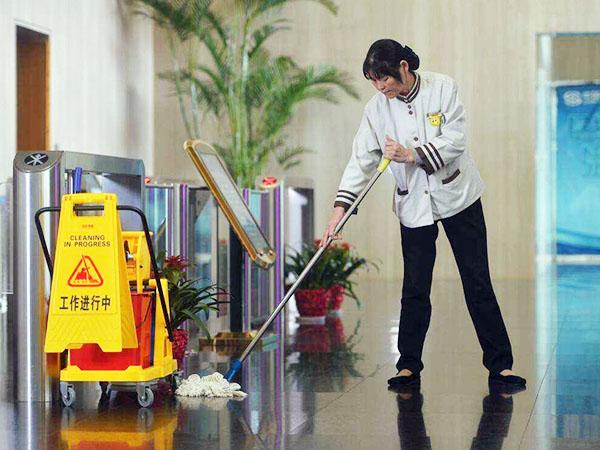 為什么現在很多企業保潔選擇托管，而不是自招呢？